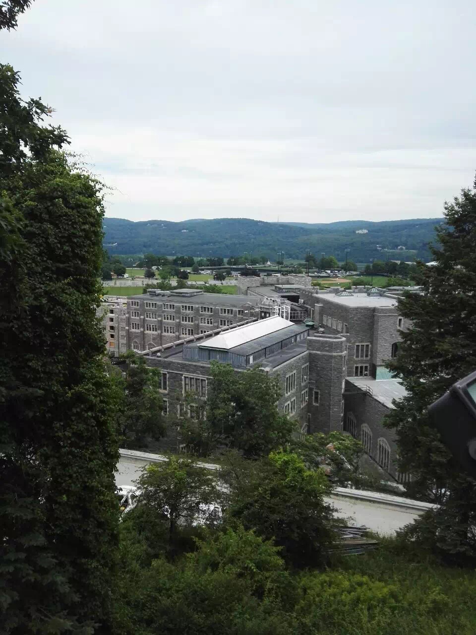 去美国留学每年多少钱